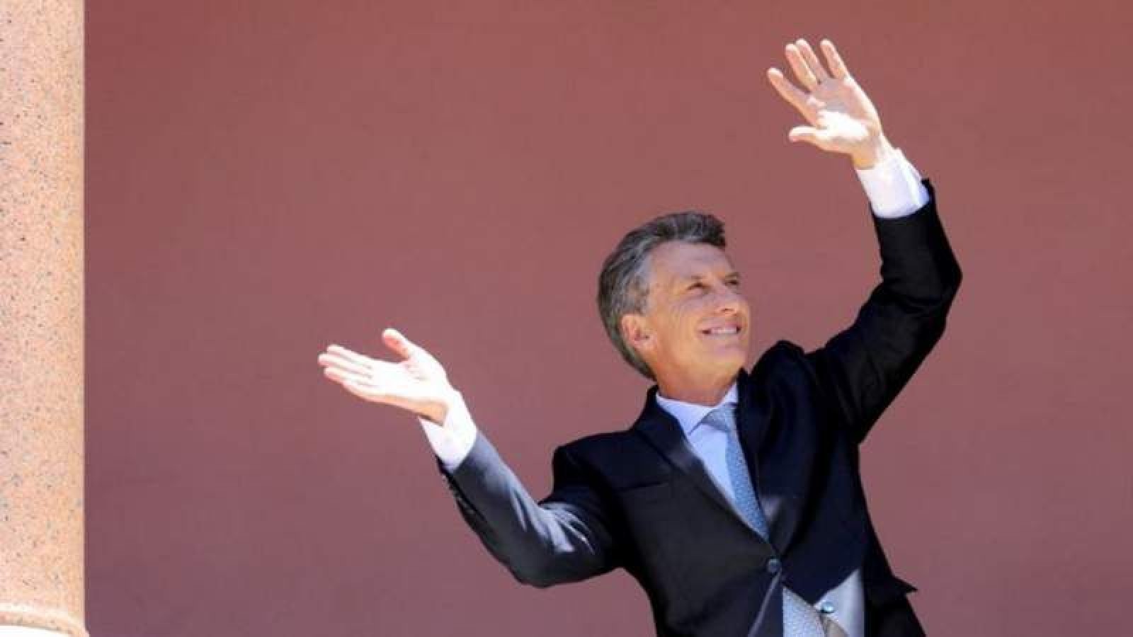 A una semana semana del cambio de gestión #UnaSemanaYChauMacri es trending Topic en Twitter