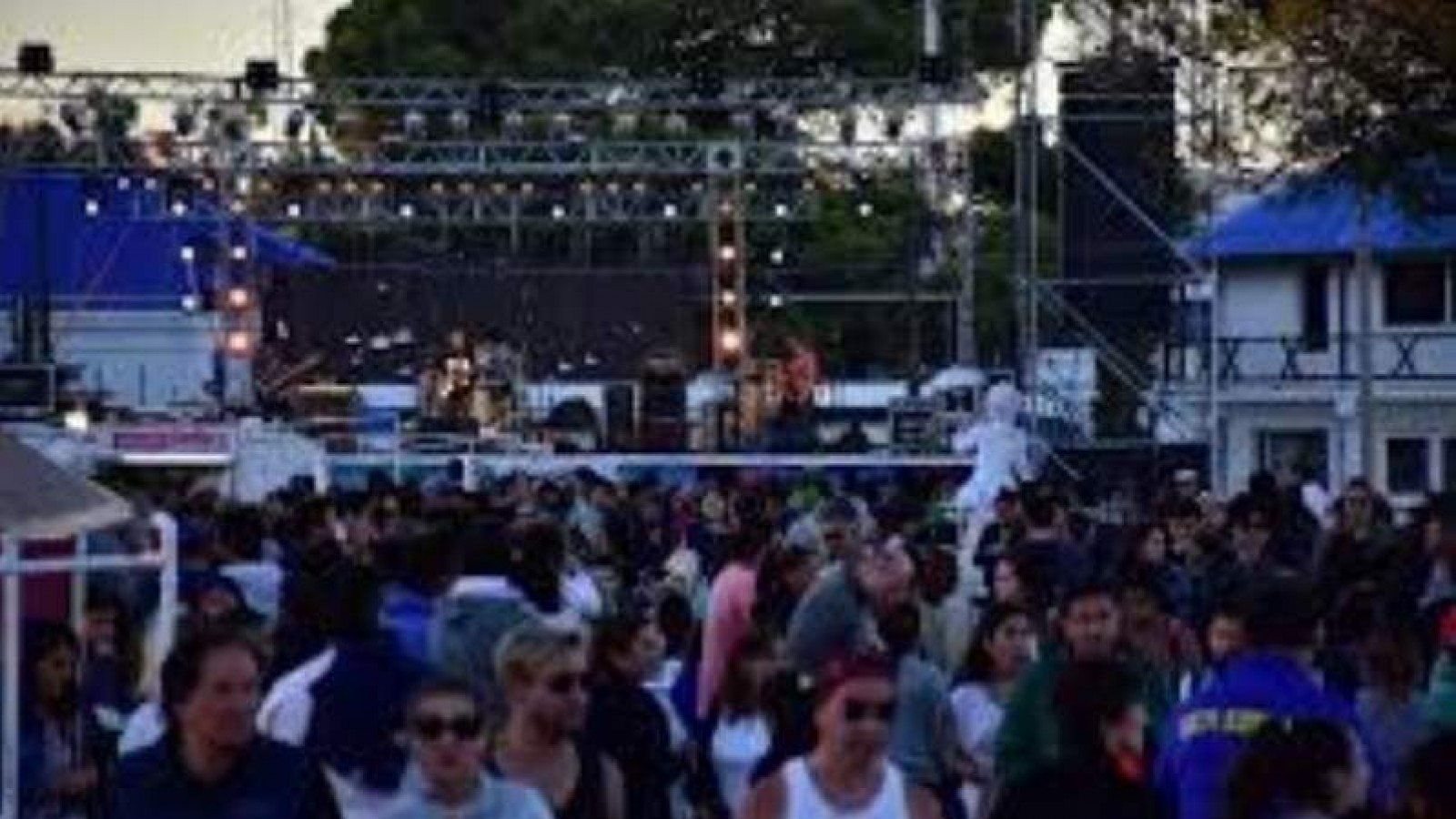 Último día de recitales gratuitos y feria comestible en la costa de Madryn