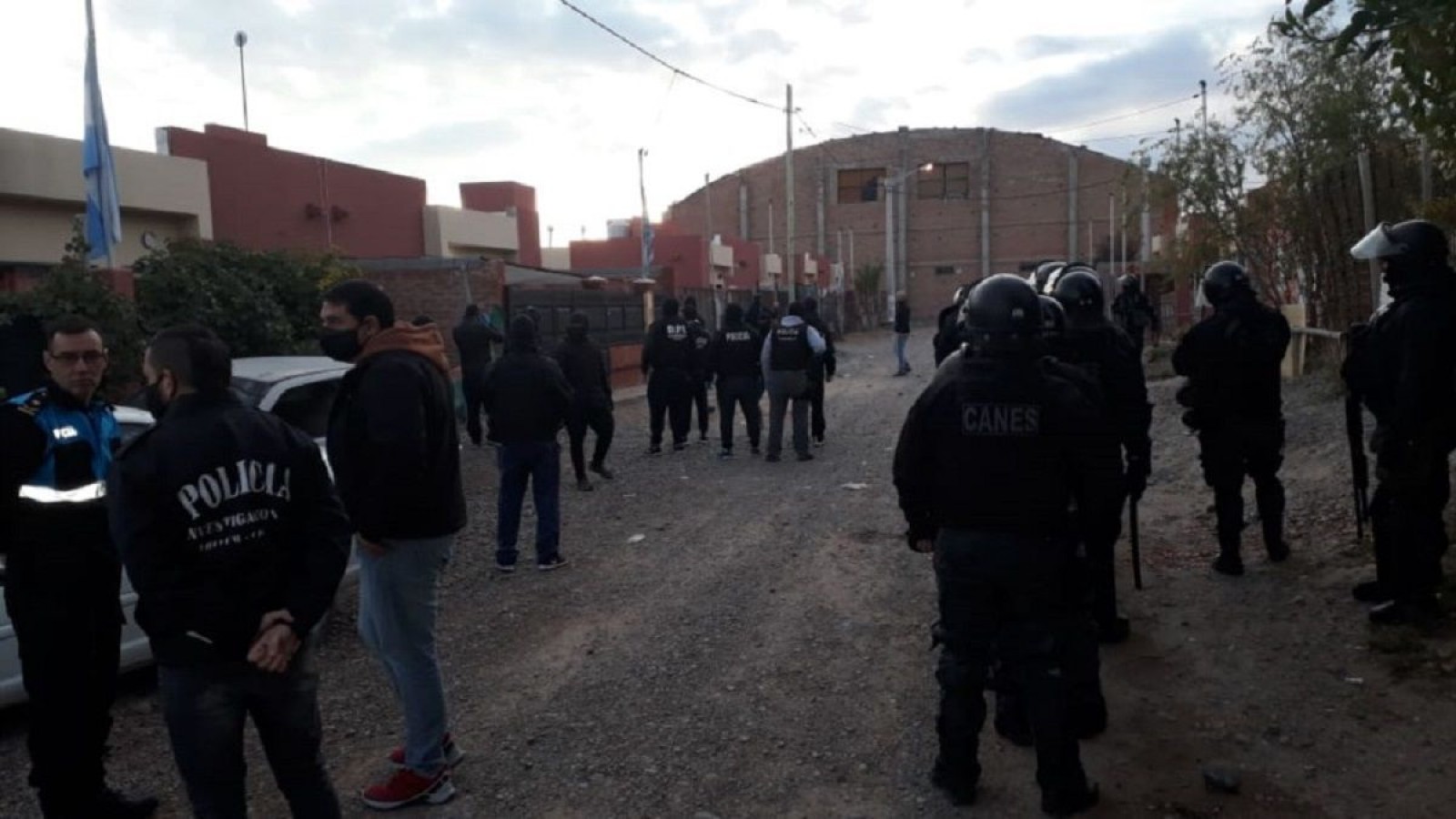 Violencia vecinal: hubo cinco allanamientos en Trelew