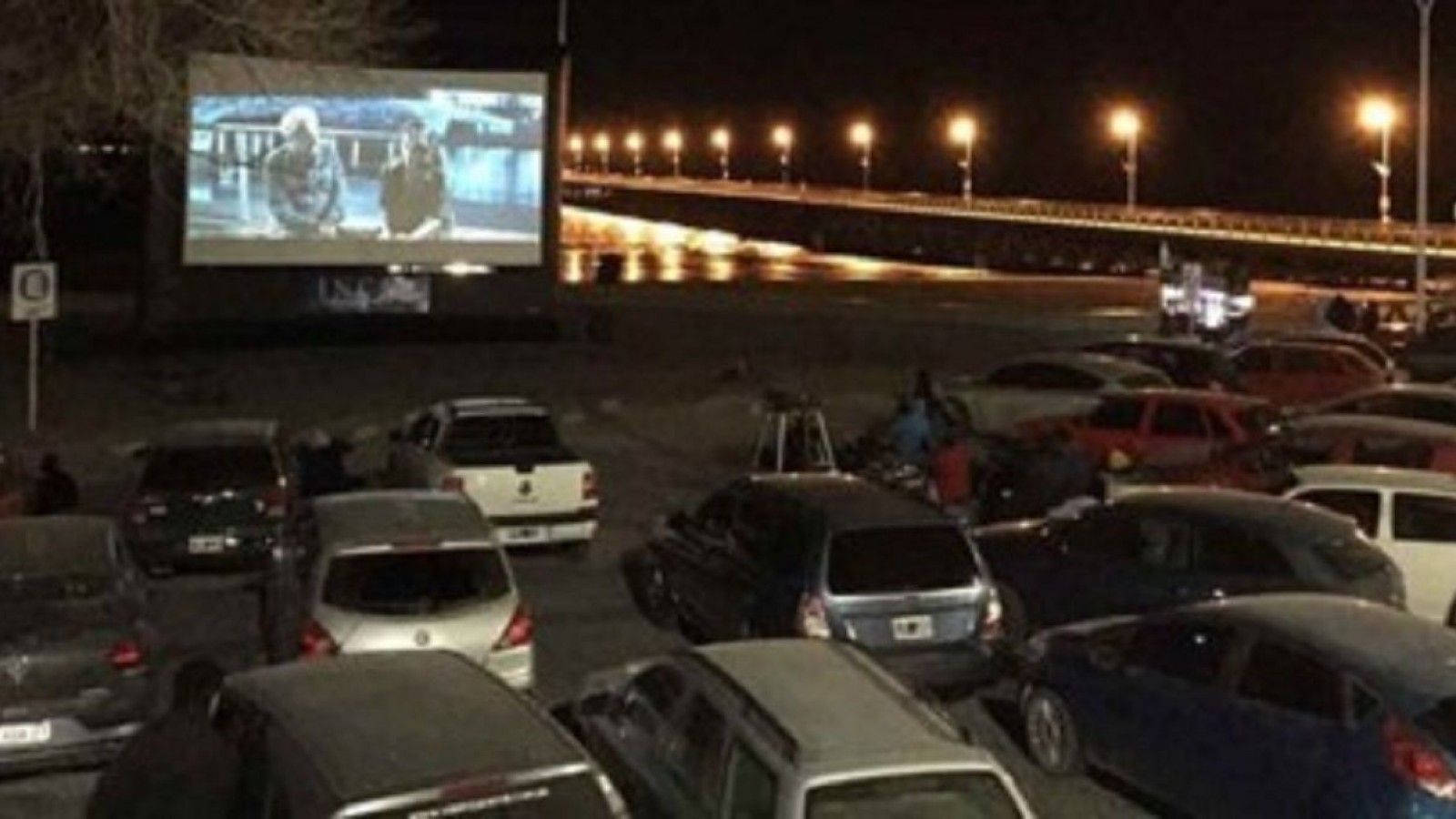 Puerto Madryn: primera función del autocine