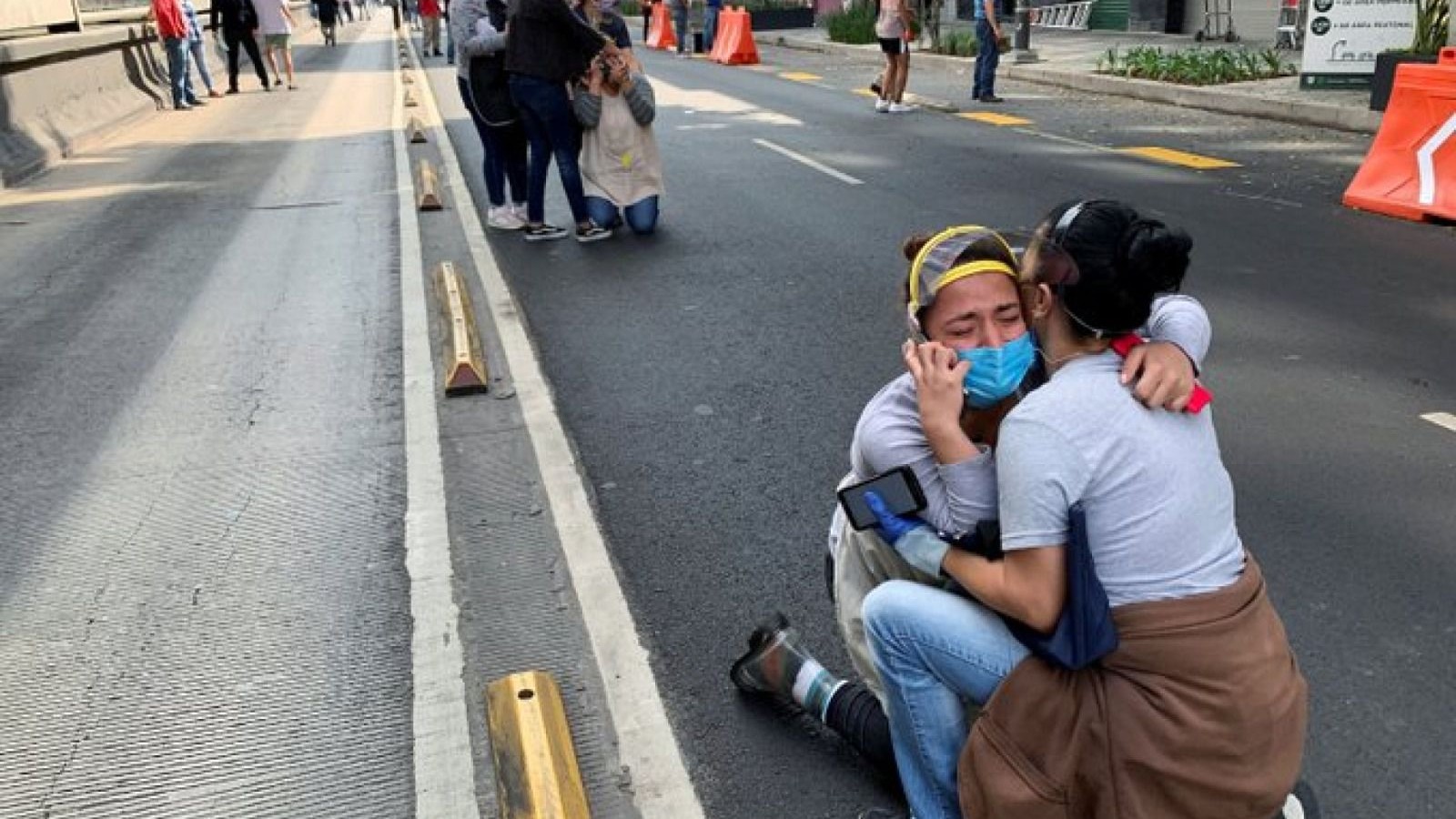 Un sismo de 7,5 grados de magnitud sacudió el centro y sur de México
