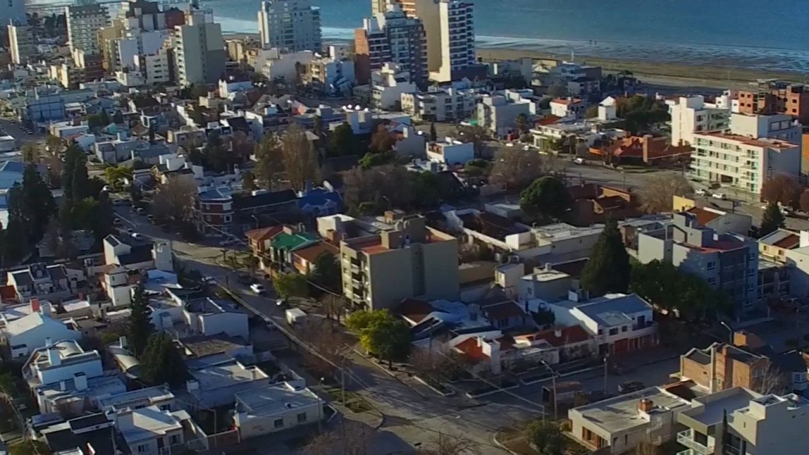 Temporada de verano en Madryn: "Falta la certeza de poder transitar libremente al momento de cruzar fronteras provinciales".