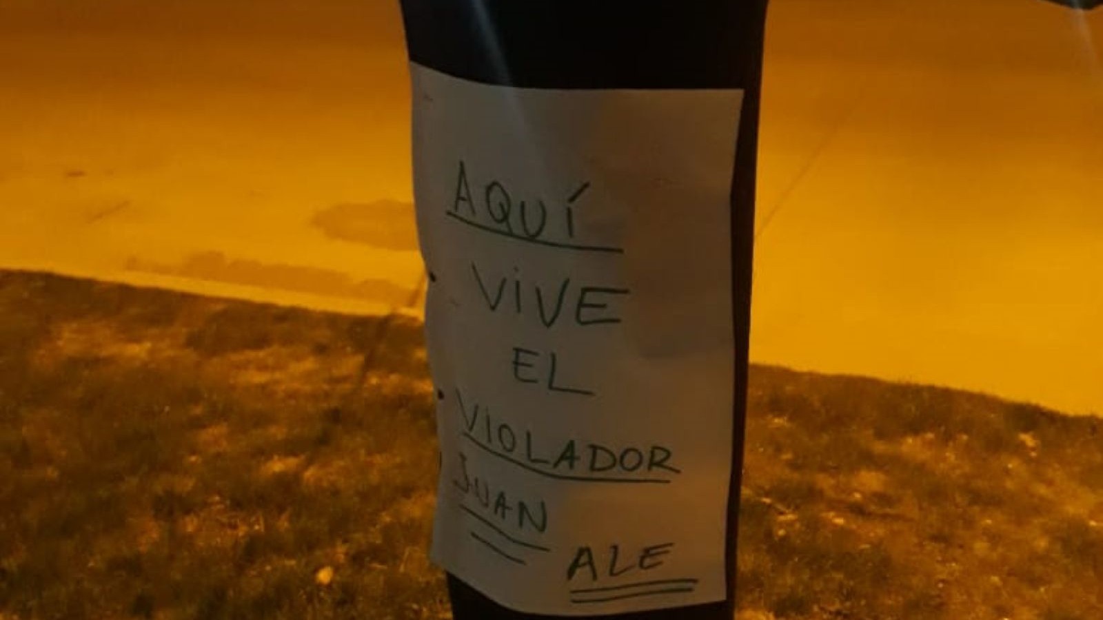 Madryn: Escracharon a Juan Luis Ale con cartelería en su domicilio