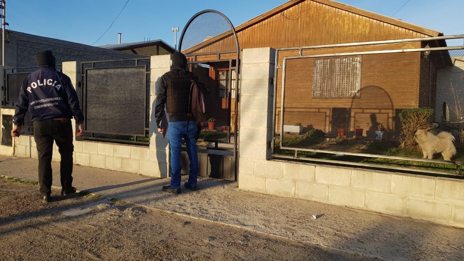 Allanamientos por estafas de IPV: detuvieron a un empleado