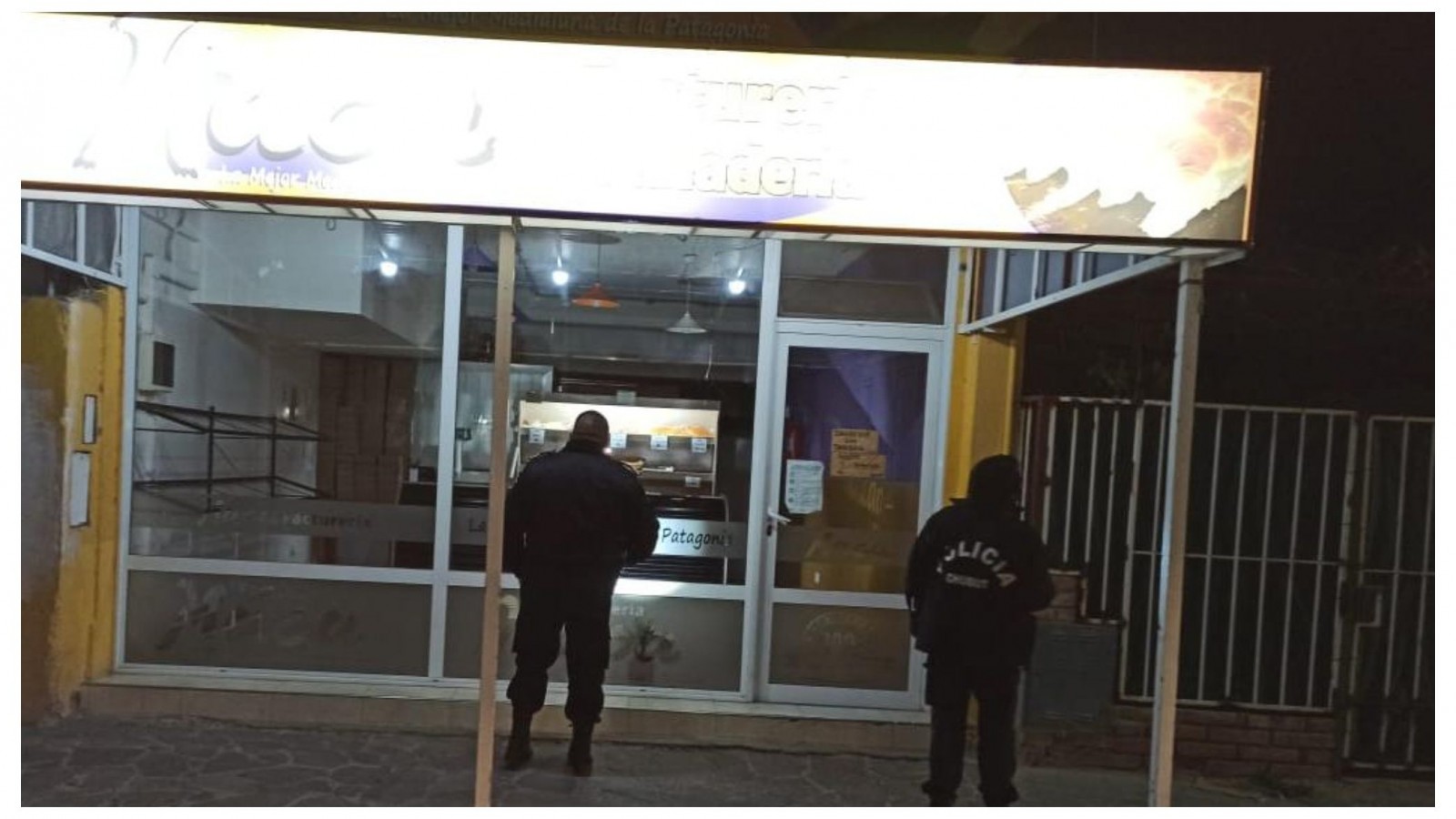 Una agente policial impidió el robo a una panadería
