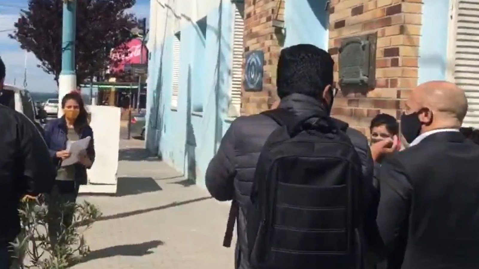 El Ministro de Seguridad fue increpado por trabajadores estatales