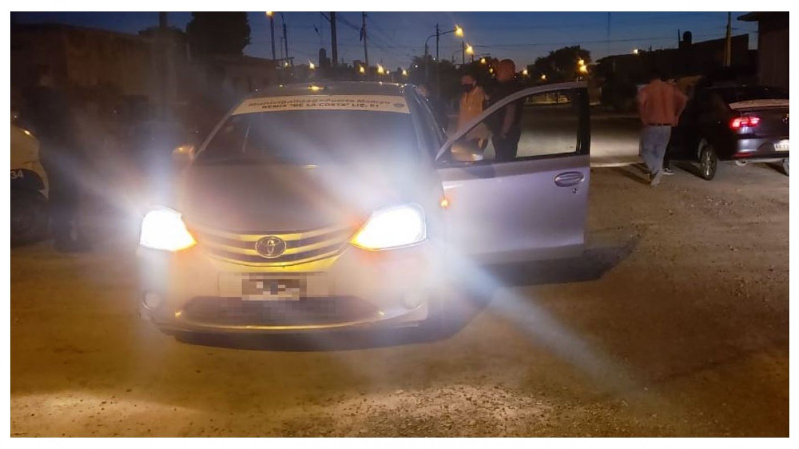 Un remisero alertó a la policía sobre un pasajero que viajaba armado