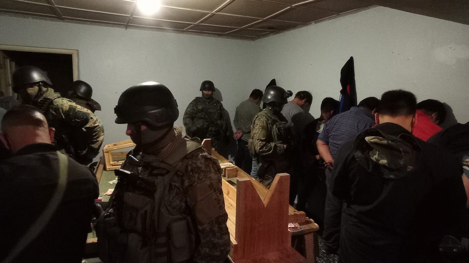 Operativo "Bancarrota": incautaron dinero y armas