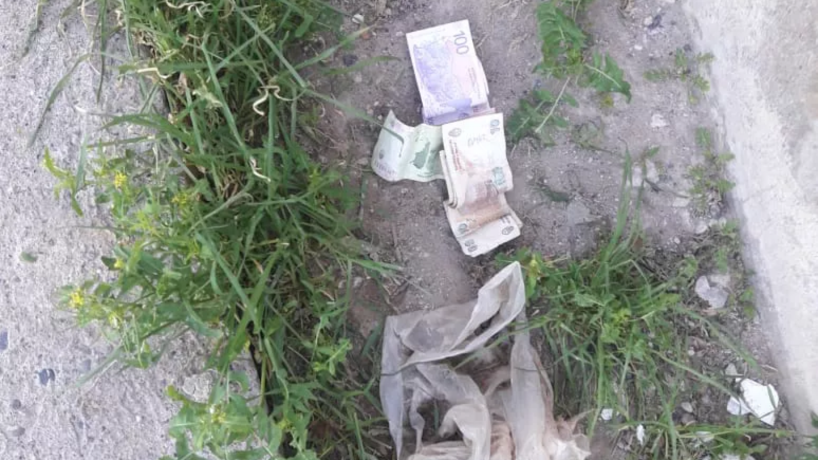 Dos adolescentes sujetaron a un abuelo de 78 años a la salida del cementerio y le sacaron su billetera