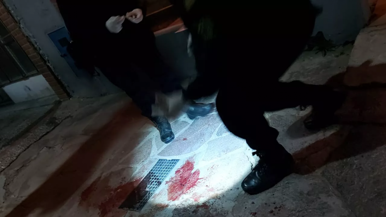 Tras pelea fuera de cervecería un joven resultó herido de arma blanca