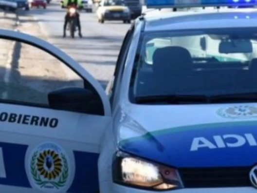 Intentaron salir de Yaguar con mercadería sin pagar y fueron demorados