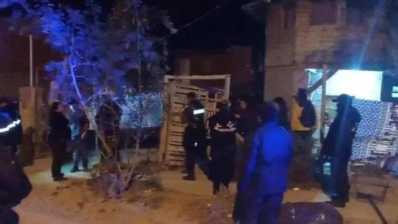En una fiesta clandestina hubo piedrazos a la policía y dos detenidos
