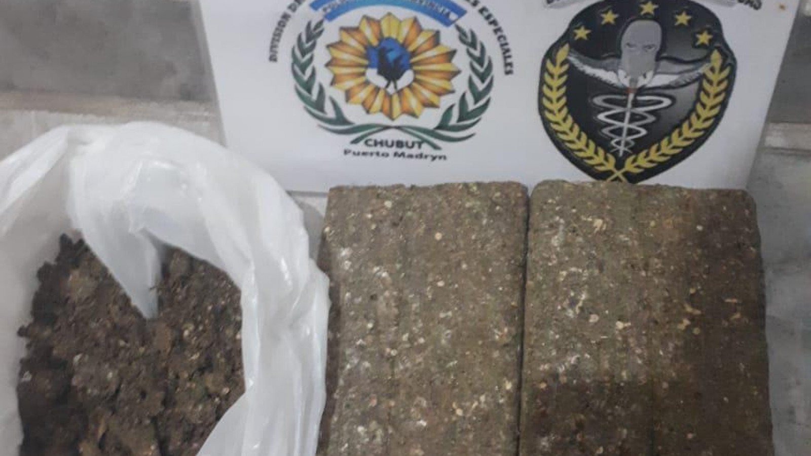 Detuvieron a 6 personas que vendían droga, hay un policía "que pasaba datos"