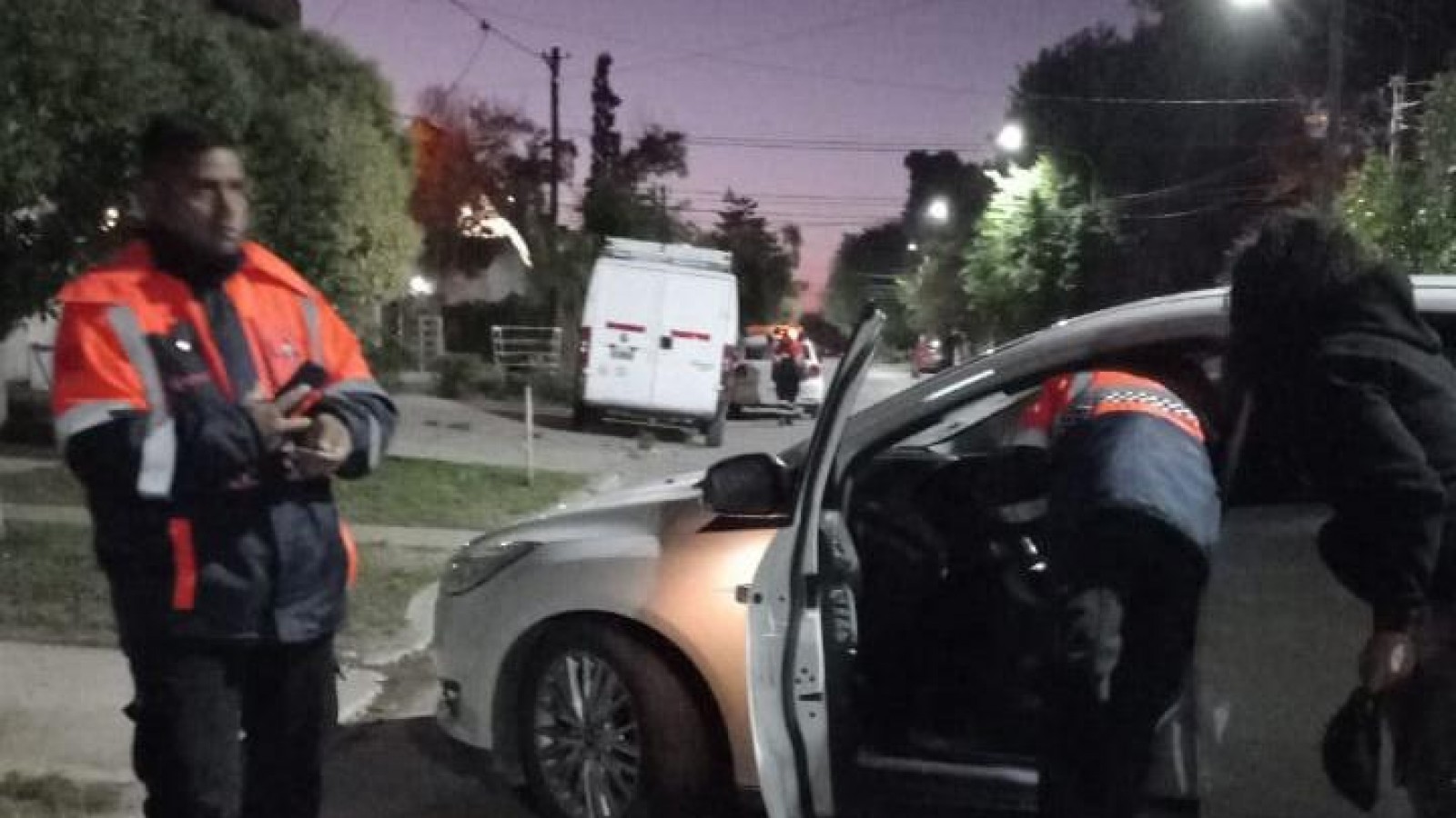 Ebria chocó un auto estacionado y "se negó al test de alcoholemia"