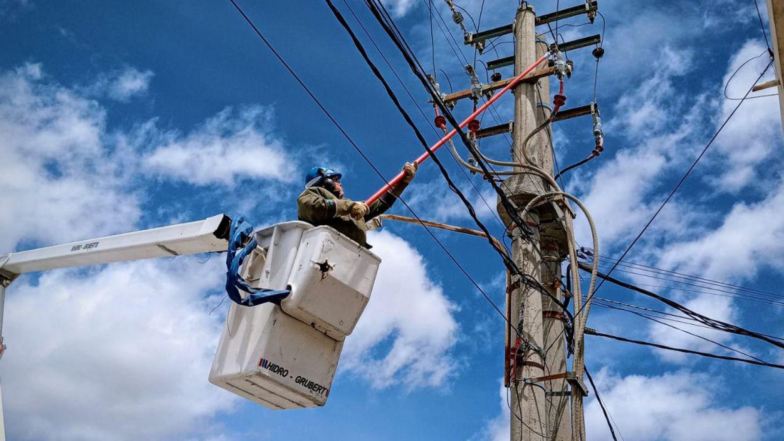 Vandalismo en Gaiman y 28 de Julio: Quemaron cables y dejaron sin energía a la población