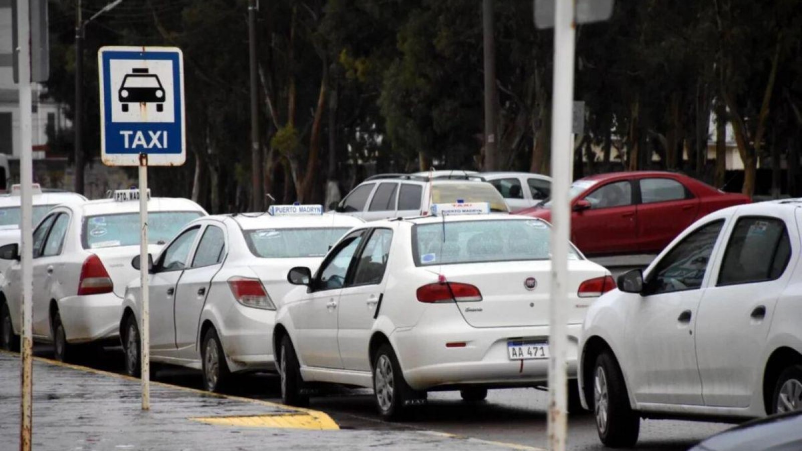 El conflicto pesquero golpea al transporte: fuerte caída en la actividad de los taxis