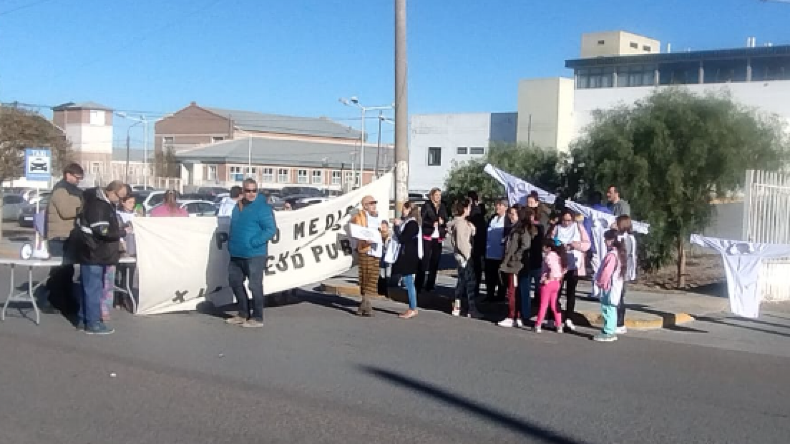 Profesionales de la salud de paro ?estamos pidiendo por algo que no se cumplió en la última paritaria"