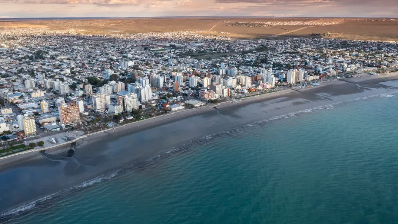 Luzu llega a Puerto Madryn para transmitir en vivo a las ballenas