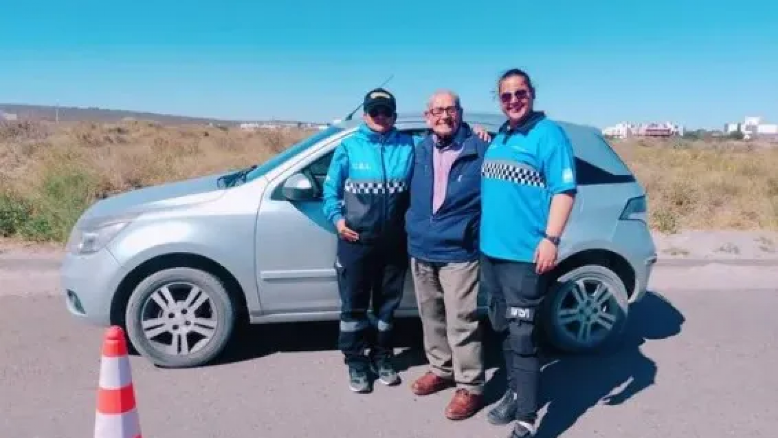 ¡Ejemplo! Con 94 años fue a sacar su primera licencia de conducir