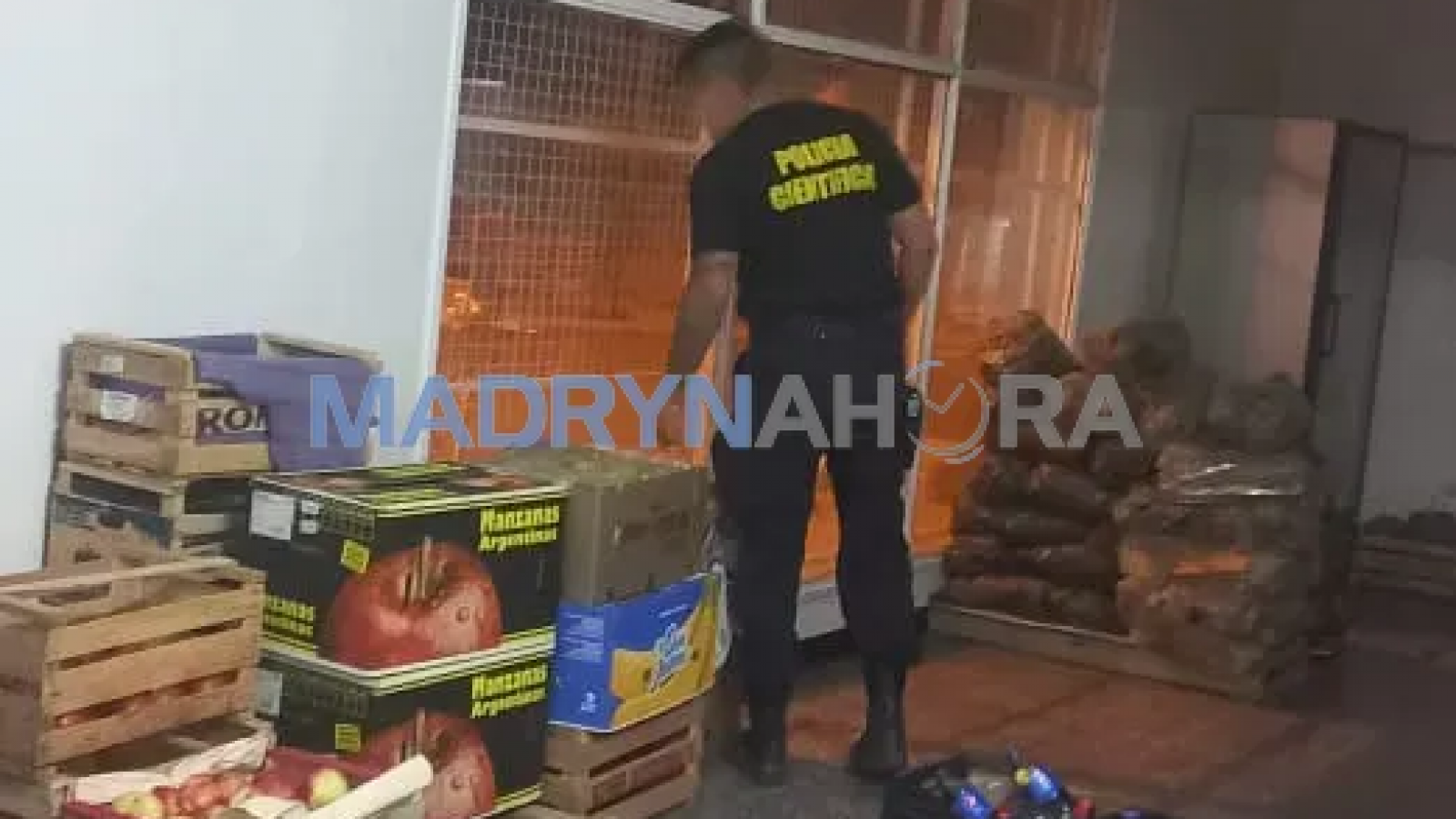 Escaló 2.70 mt para robar en una verdulería y " llevar la caja registradora"
