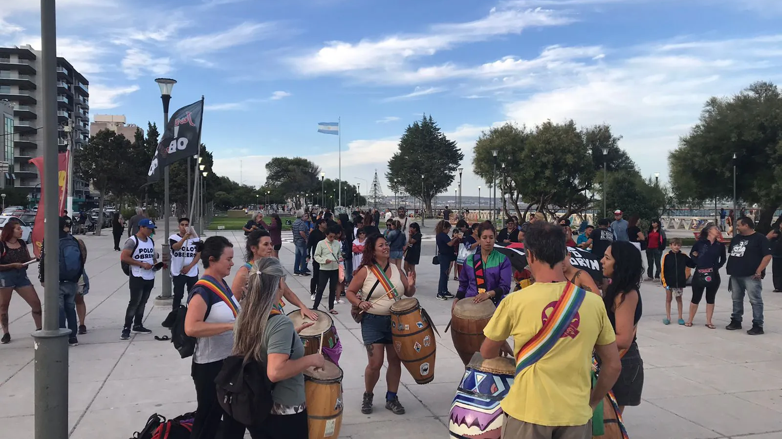 Cacerolazo en Madryn: Así se manifestaron las voces con críticas al decretazo