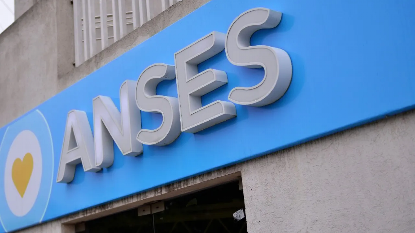 ANSES confirmó un bono de $70.000 para jubilados con la mínima en agosto