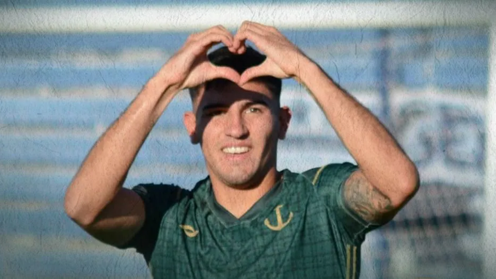 Brown volvió a ganar tras seis fechas: 2-0 a Arsenal