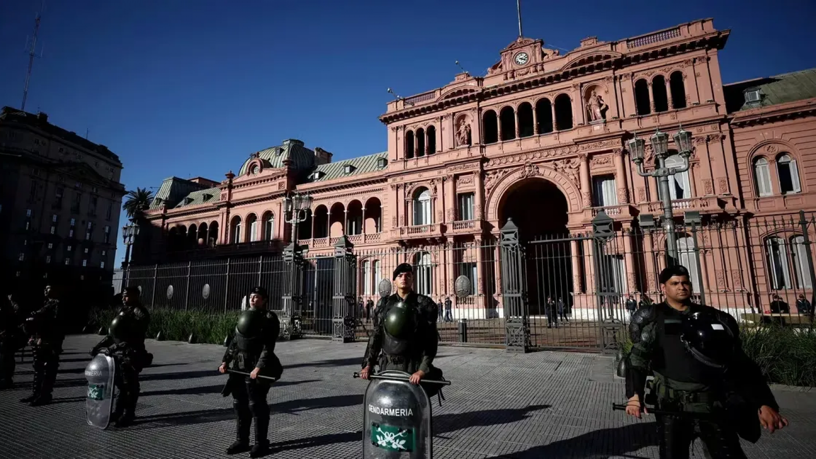 El gobierno aumenta los sueldos de las fuerzas de seguridad