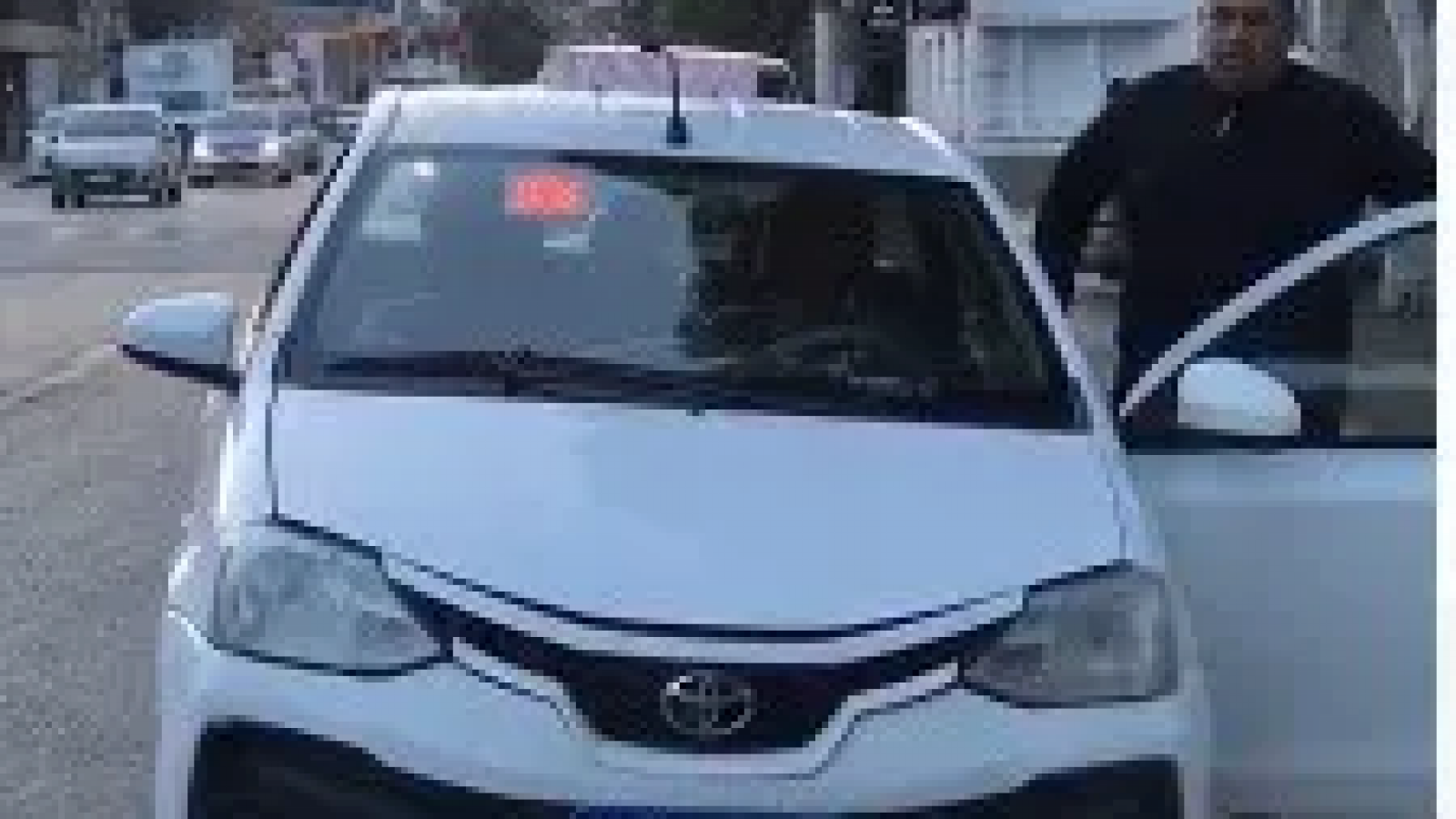 Taxistas de Puerto Madryn desmienten la llegada de Uber como "fake news"