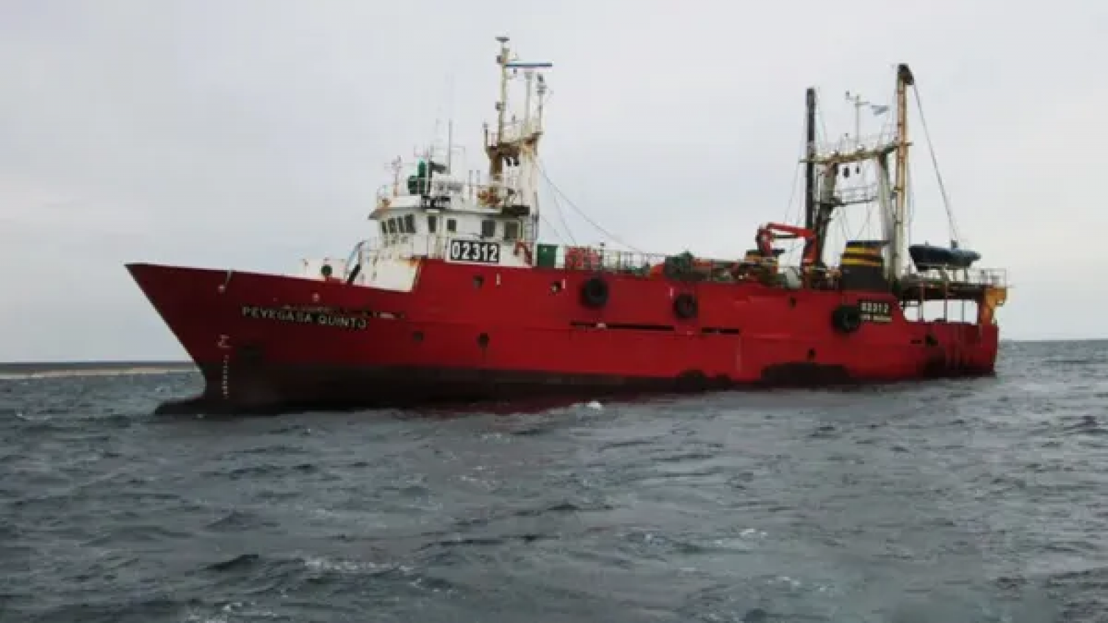 Chocaron dos barcos de langostinos: Uno regresó a Madryn y el otro a Rawson
