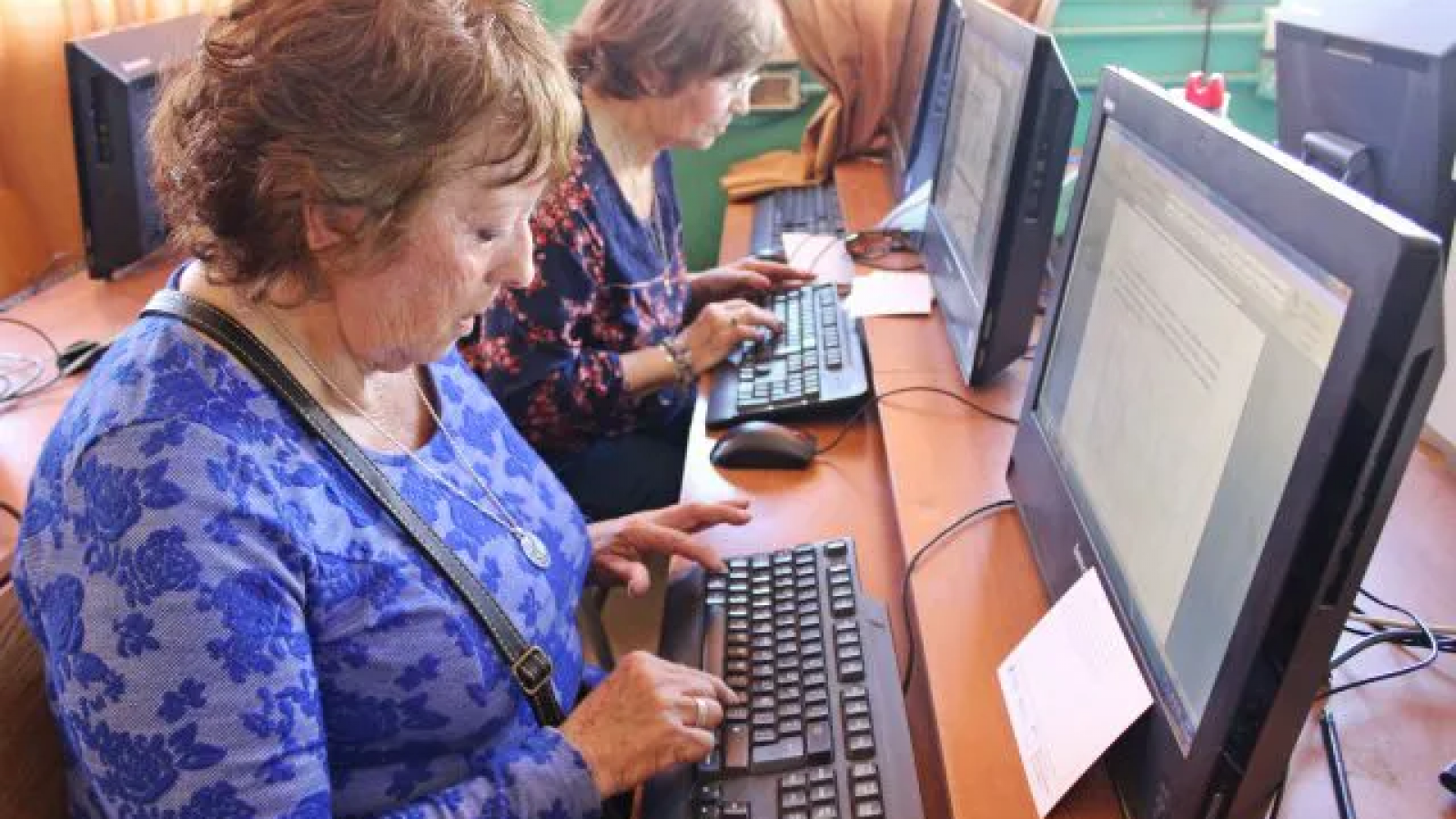 Este lunes empiezan los talleres gratuitos de alfabetización digital para adultos ¿Ya te inscribiste?