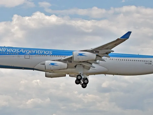 ¿Por qué volar desde Puerto Madryn puede costar más que hacerlo desde Comodoro?