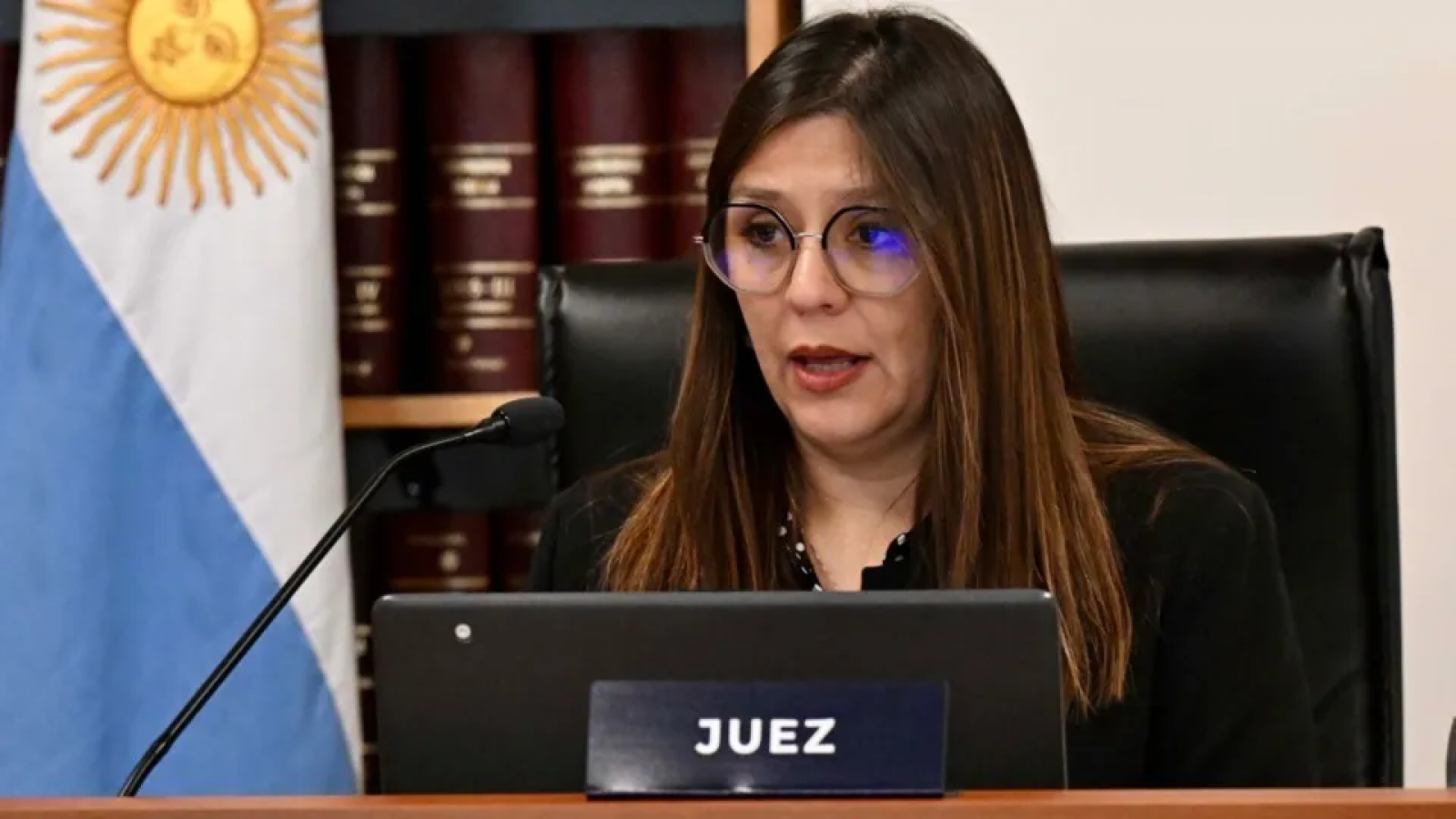 "La fiscalía jamás imputó incendios ni delitos graves": Jueza Laura Martini defiende su resolución