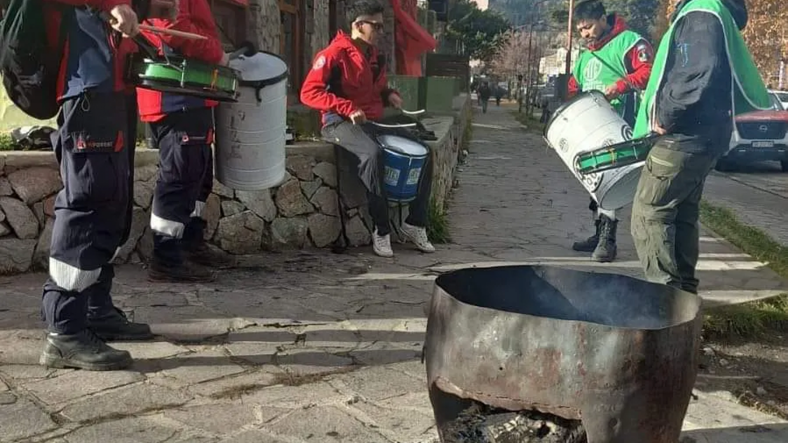 Hay paro de 48 horas de brigadistas de la Comarca por falta de acuerdos salariales