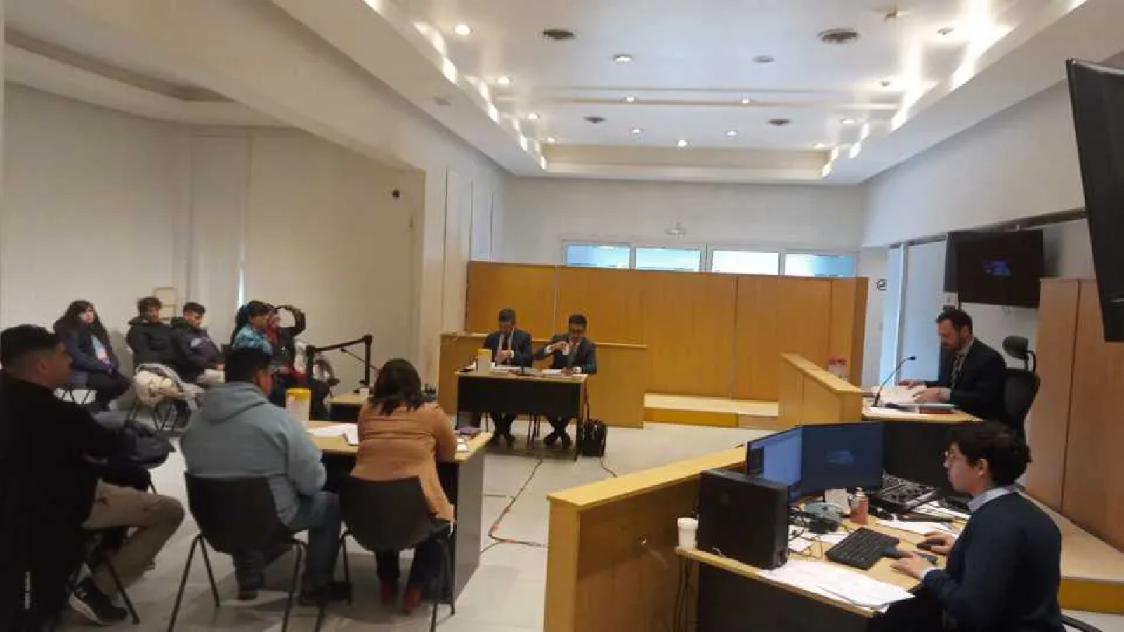 Tres policías fueron condenados por detener Ilegalmente a un menor