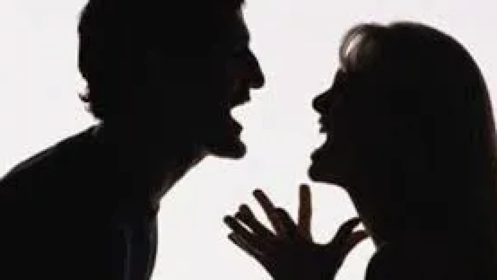 Lo pararon por una discusión con su pareja y descubrieron que tenía pedido de captura