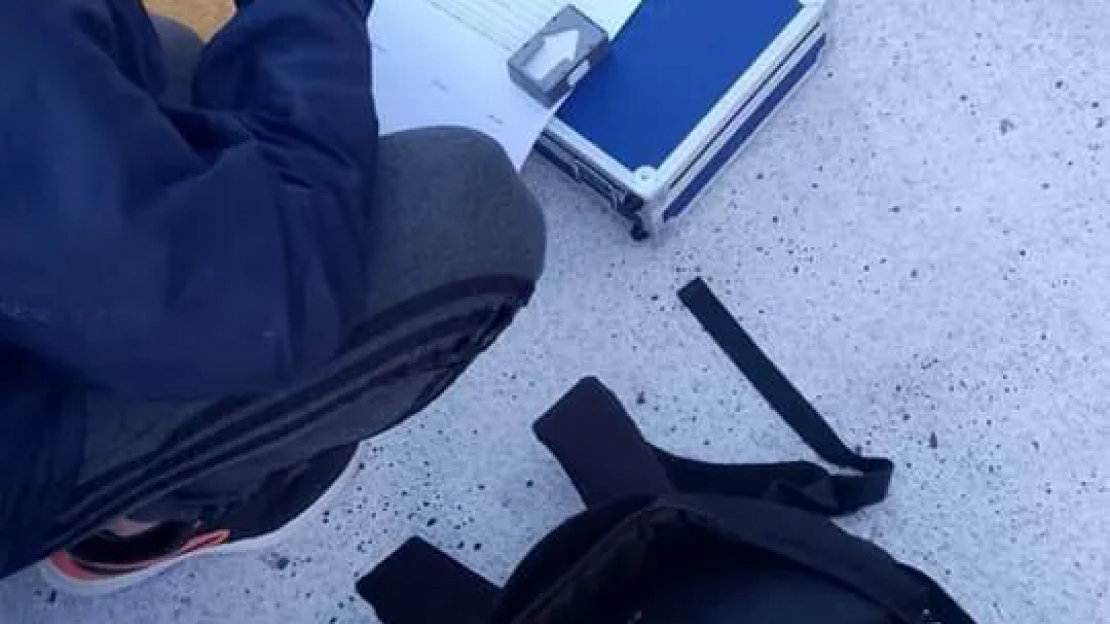Un can detector "marcó" un auto y encontraron una mochila con marihuana