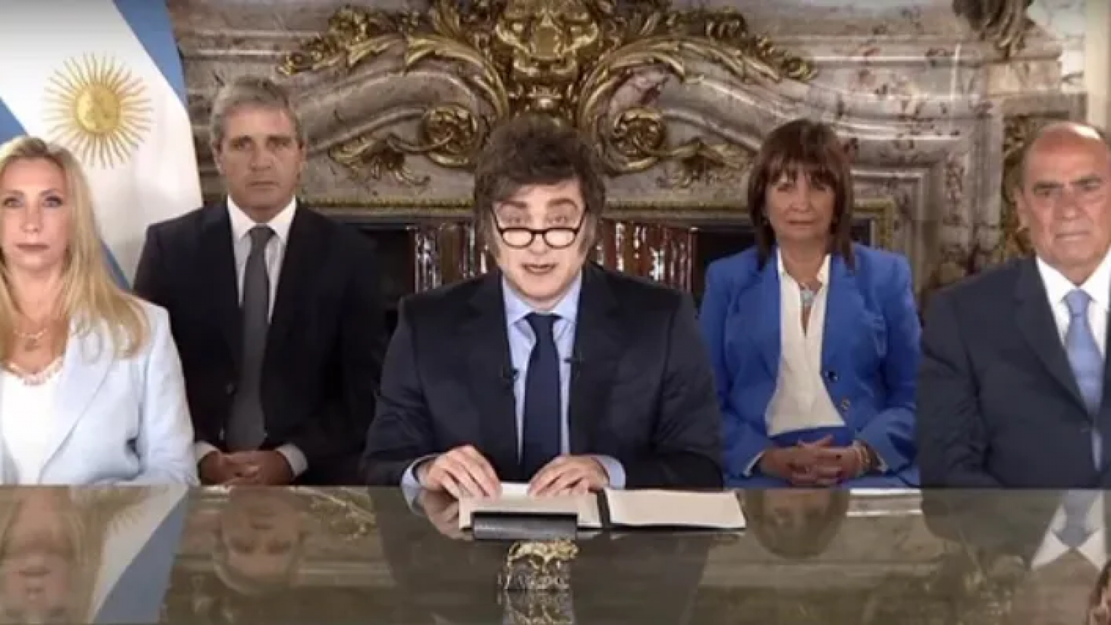 Milei anunció el fin del cepo al dólar y una agenda de reformas para 2025
