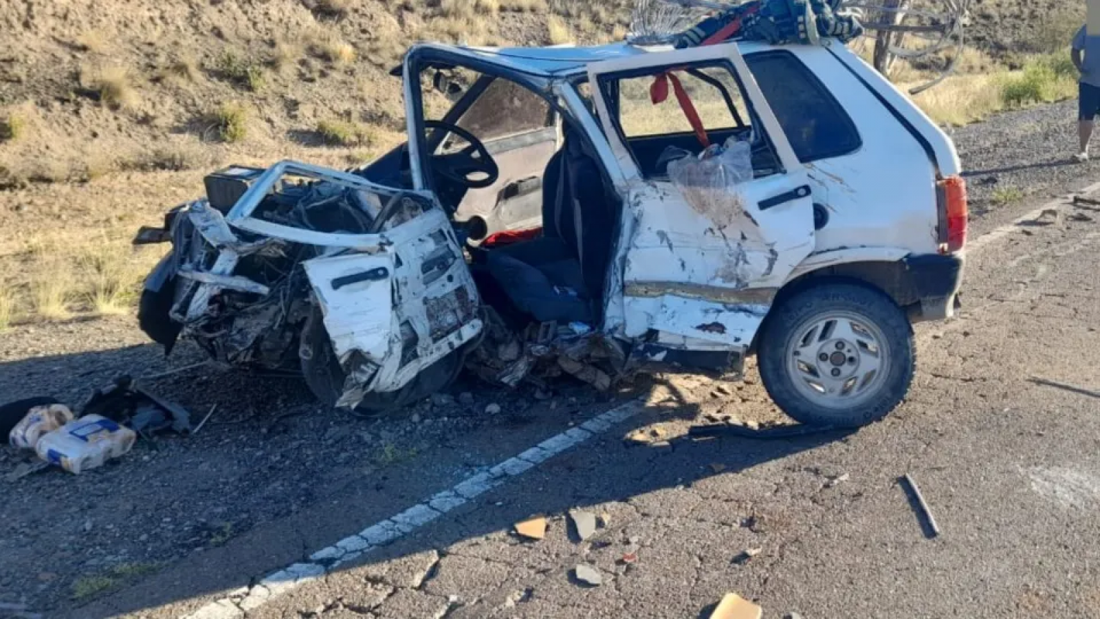 Ruta 25: hubo un choque frontal con cuatro heridos y tres autos secuestrados