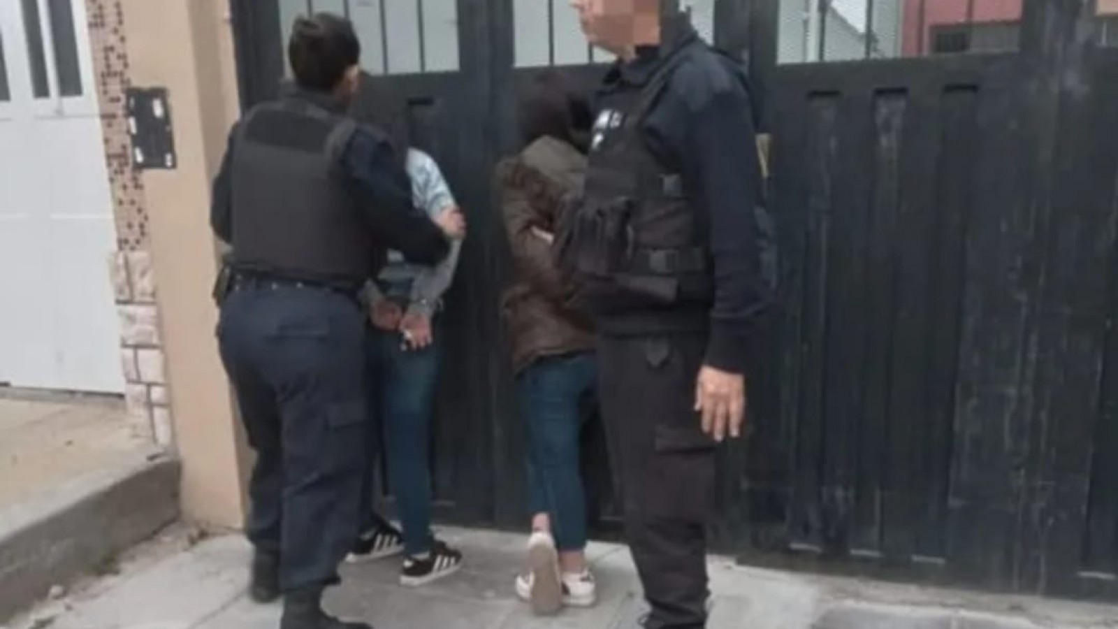 Cayeron tres hombres tras intentar robar con un cuchillo