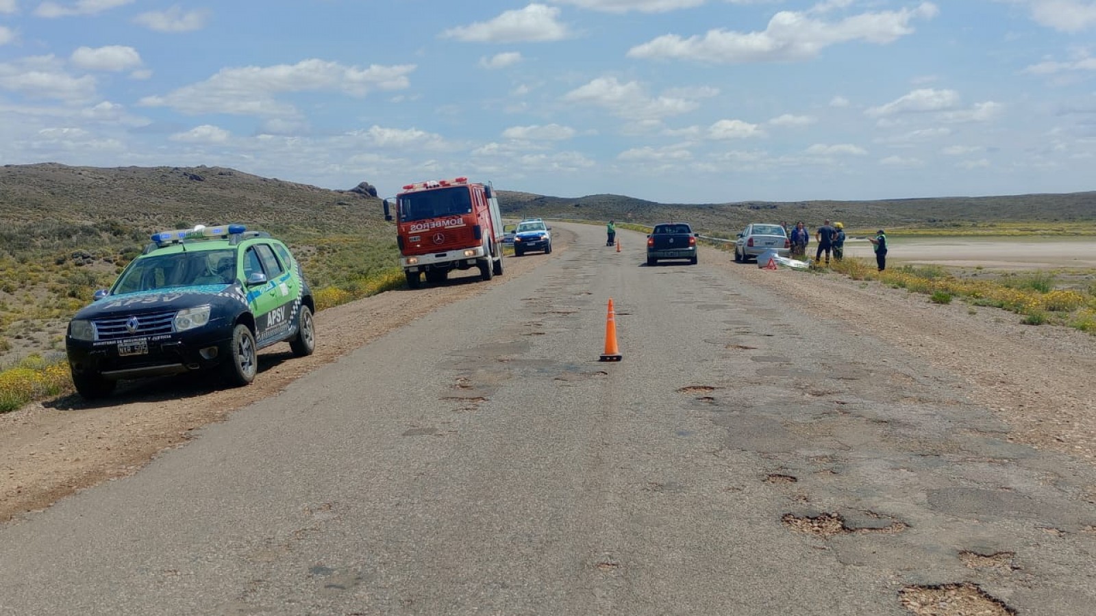 Accidente en Ruta 25: choque entre dos vehículos dejó un un joven con heridas