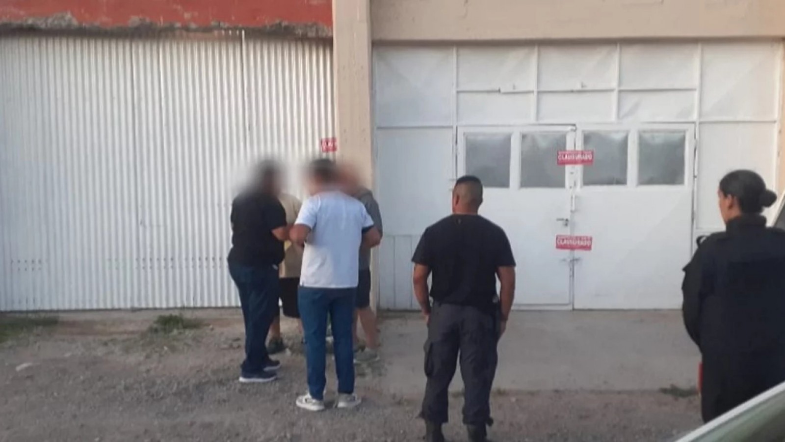 Clausuran pesquera clandestina en el barrio Primera Junta