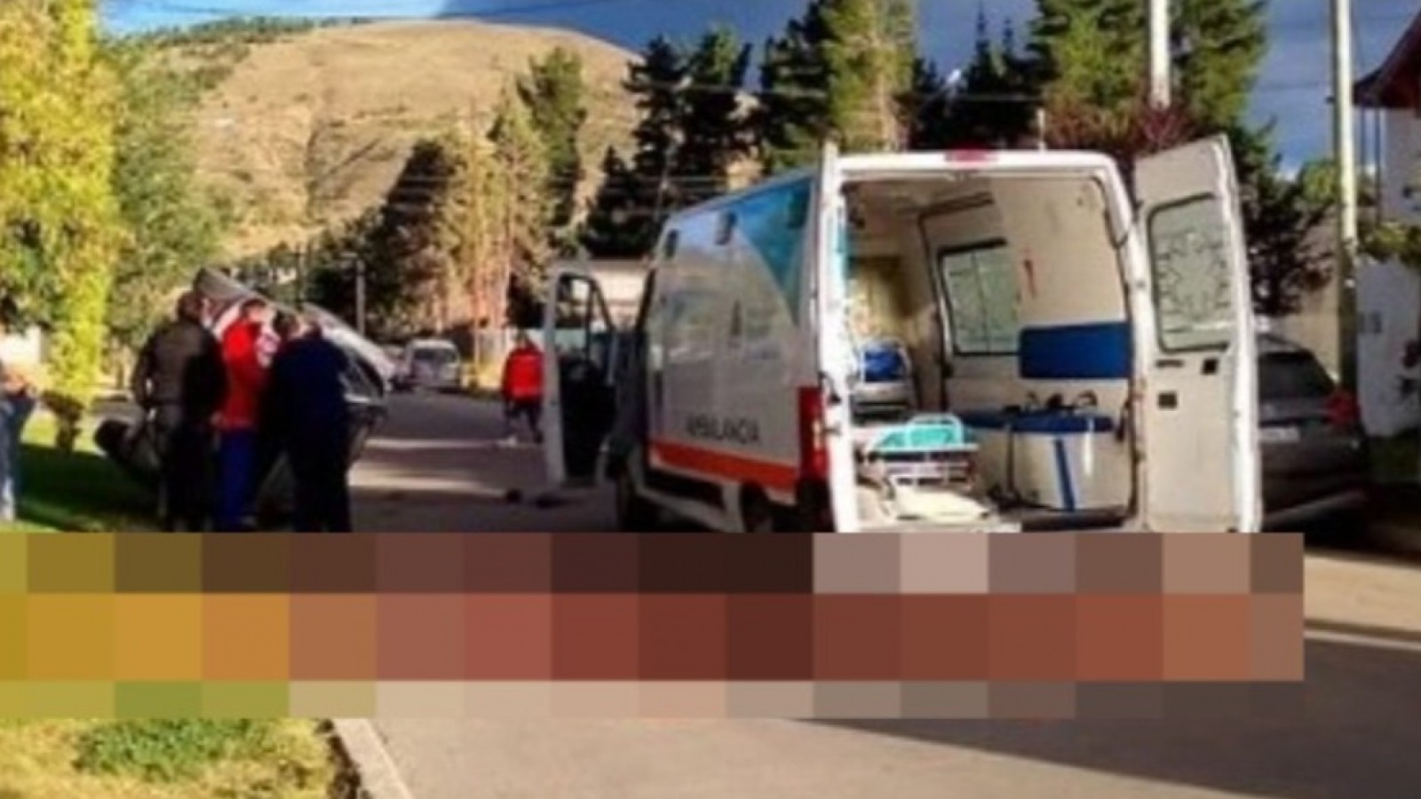 Conductor de 20 años con 2.43 de alcohol chocó autos estacionados y volcó su camioneta