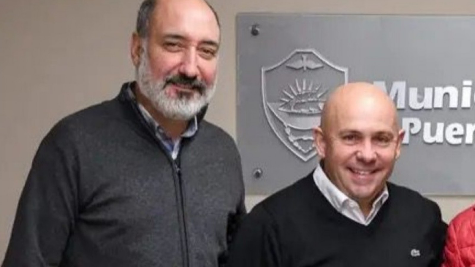 Sastre con poca paciencia: un funcionario "cansado" y otro en la cuerda floja