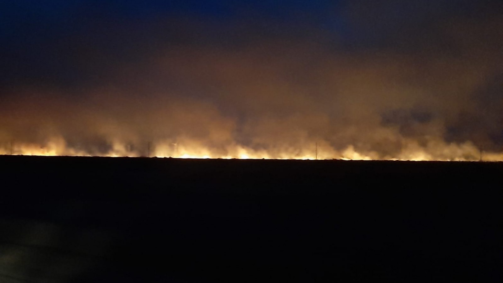 Cierran la Ruta 3 entre Madryn y Trelew por incendio y baja visibilidad