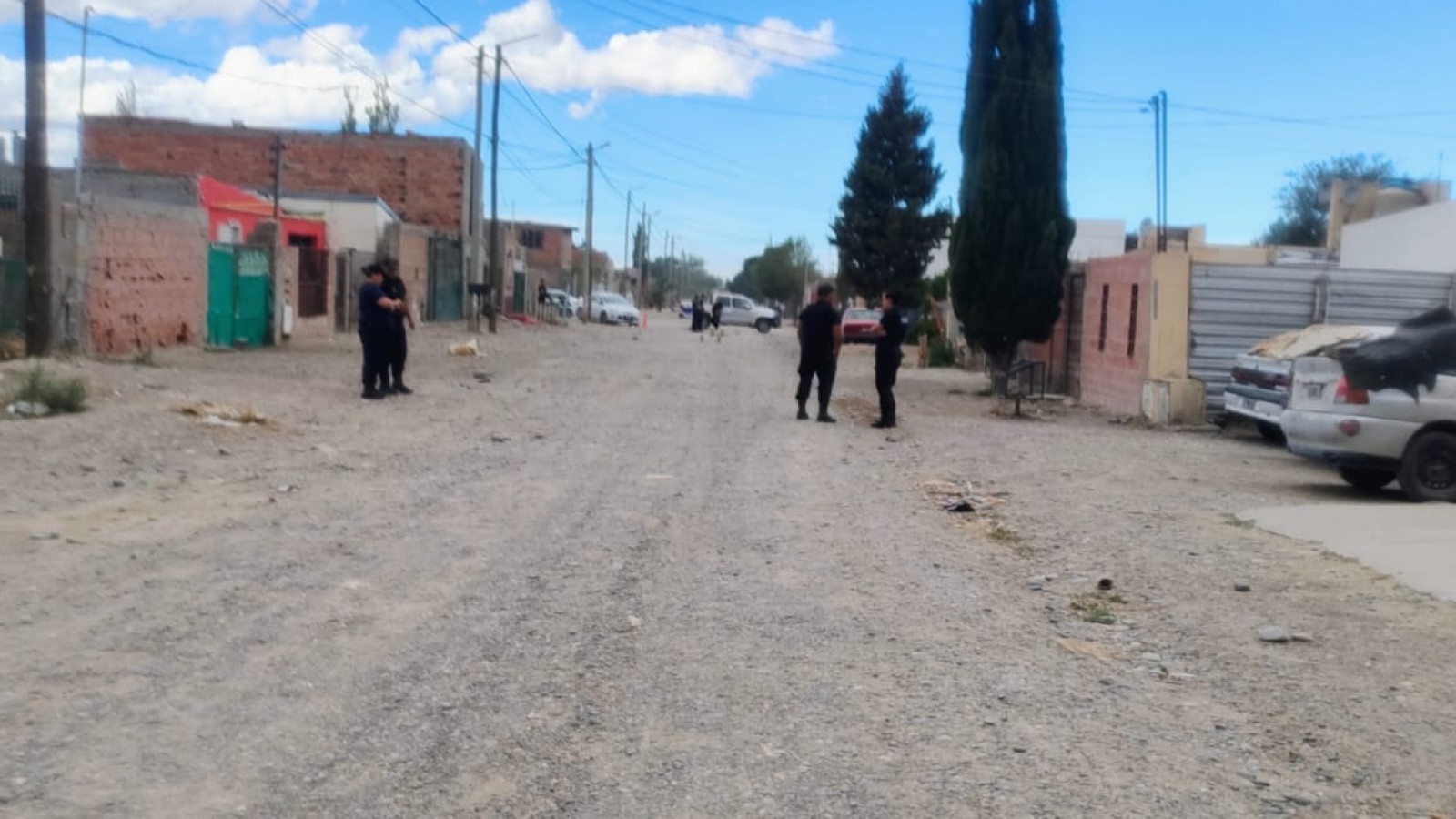 Tres disparos en el Barrio INTA: Le dispararon en ambos muslos y su familia lo trasladó al hospital