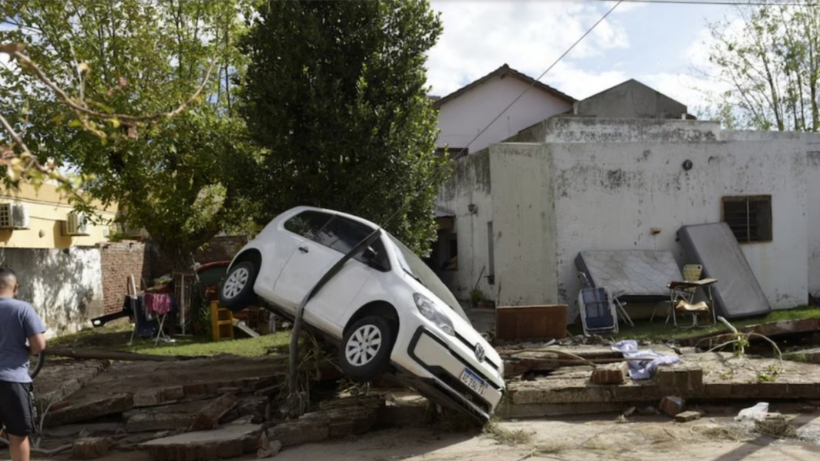 Emergencia en Bahía Blanca: 15 muertos y 109 desaparecidos tras el devastador temporal