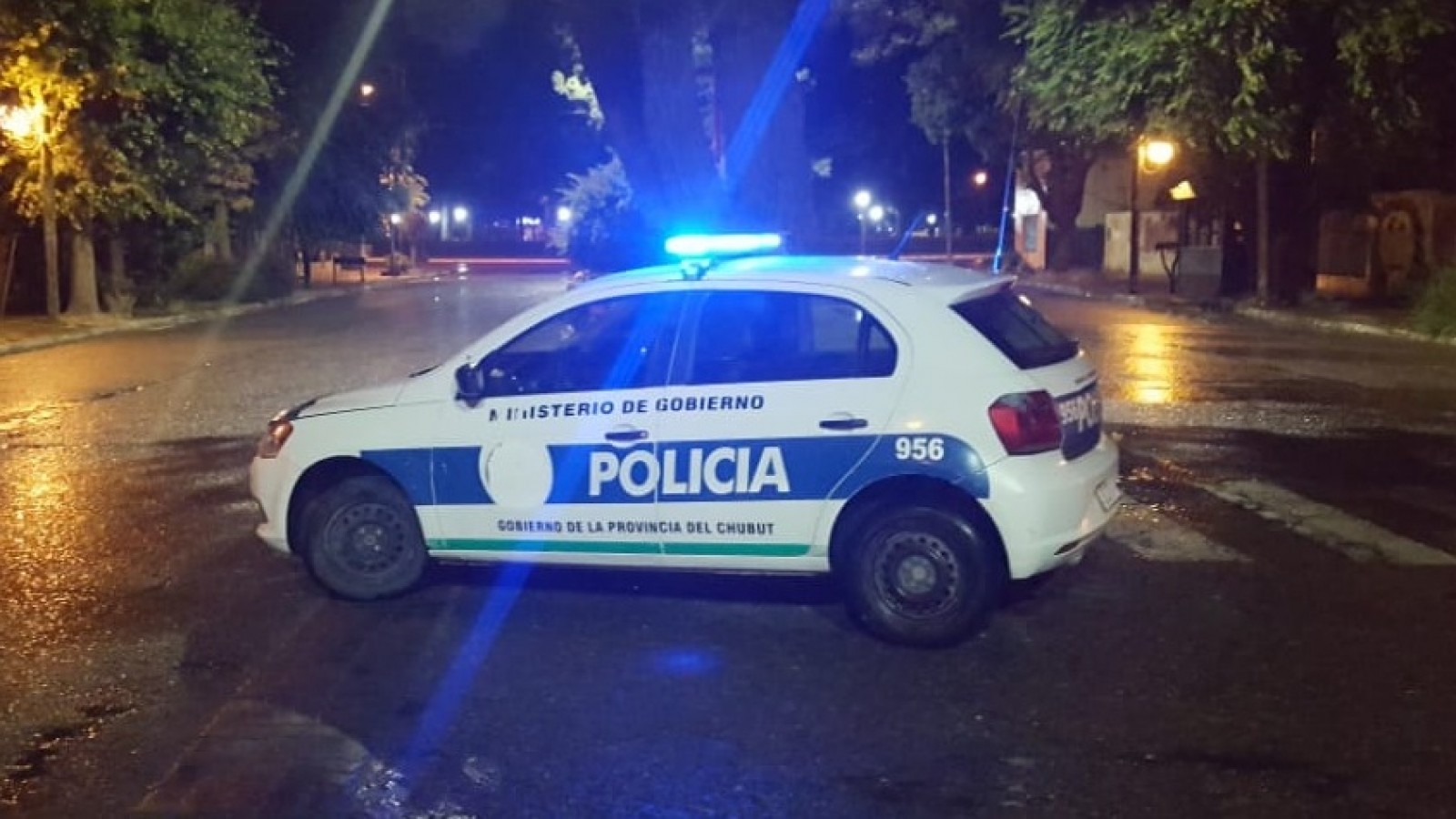 Un jubilado se defendió a los tiros de tres ladrones en el Barrio Comercio: un herido y un detenido