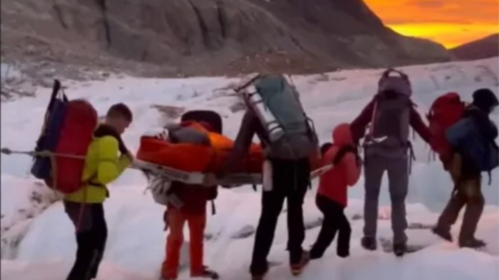 Rescate en El Chaltén: salvaron a dos andinistas que cayeron 40 metros durante una travesía