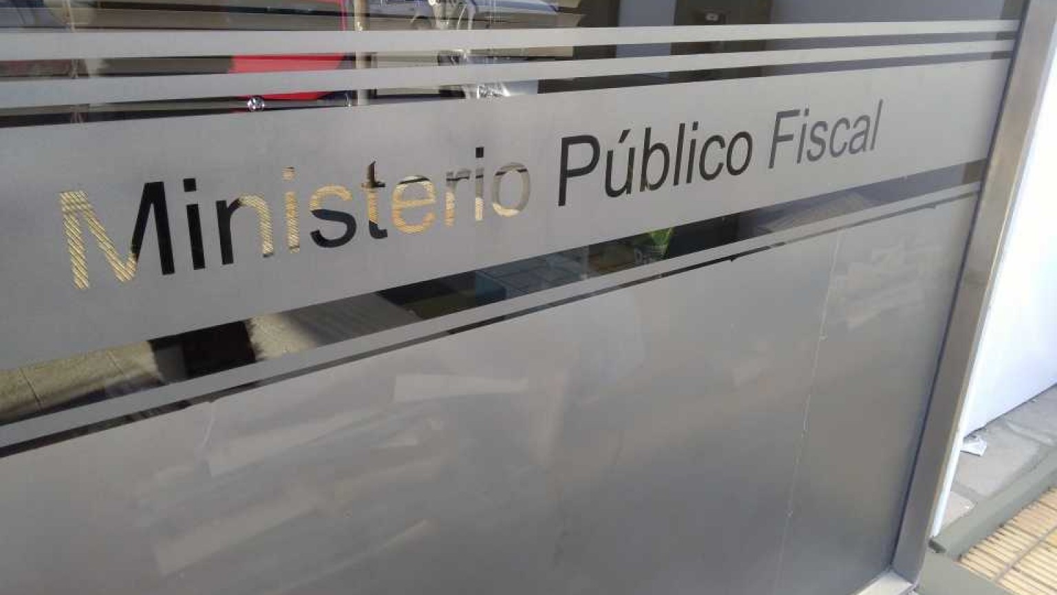 Liberaron a la niñera del niño que murió al caer desde un séptimo piso: la causa sigue abierta